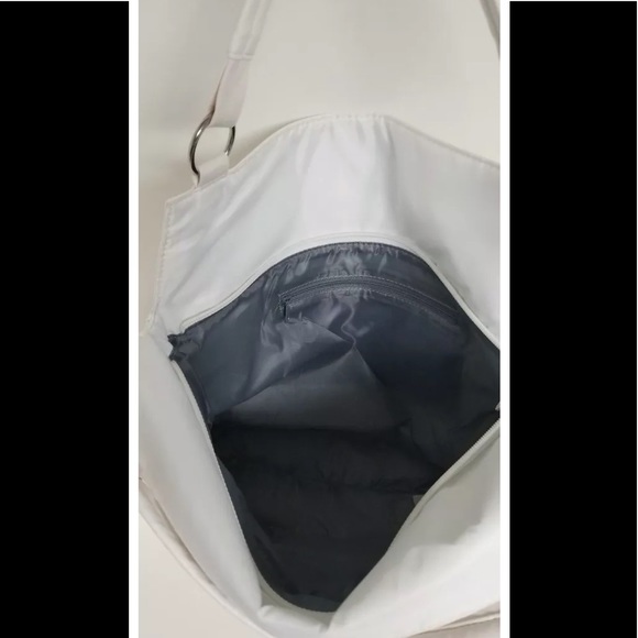 Paris Hilton💕Bling -white bag with rhinestones - Picture 2 of 3